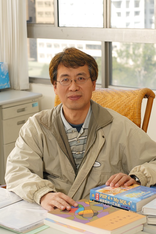 余明興老師照片