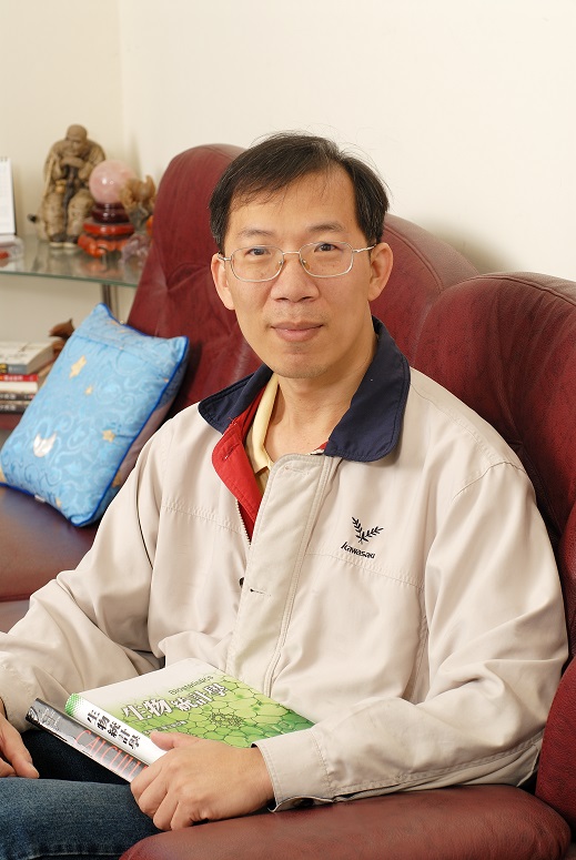 喻石生老師照片